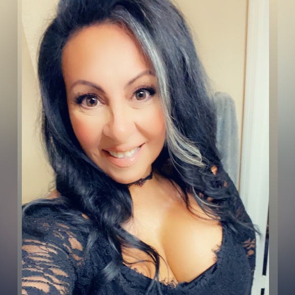 Meet your Posher, Sandra - Picture 2 of 2